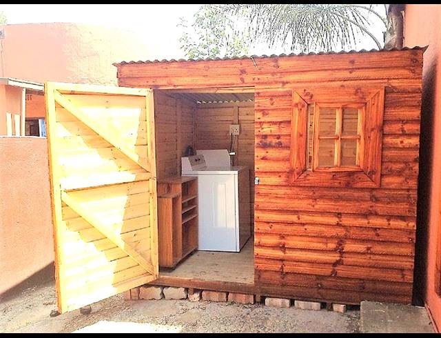 1 bed property to rent in FONTAINEBLEAU